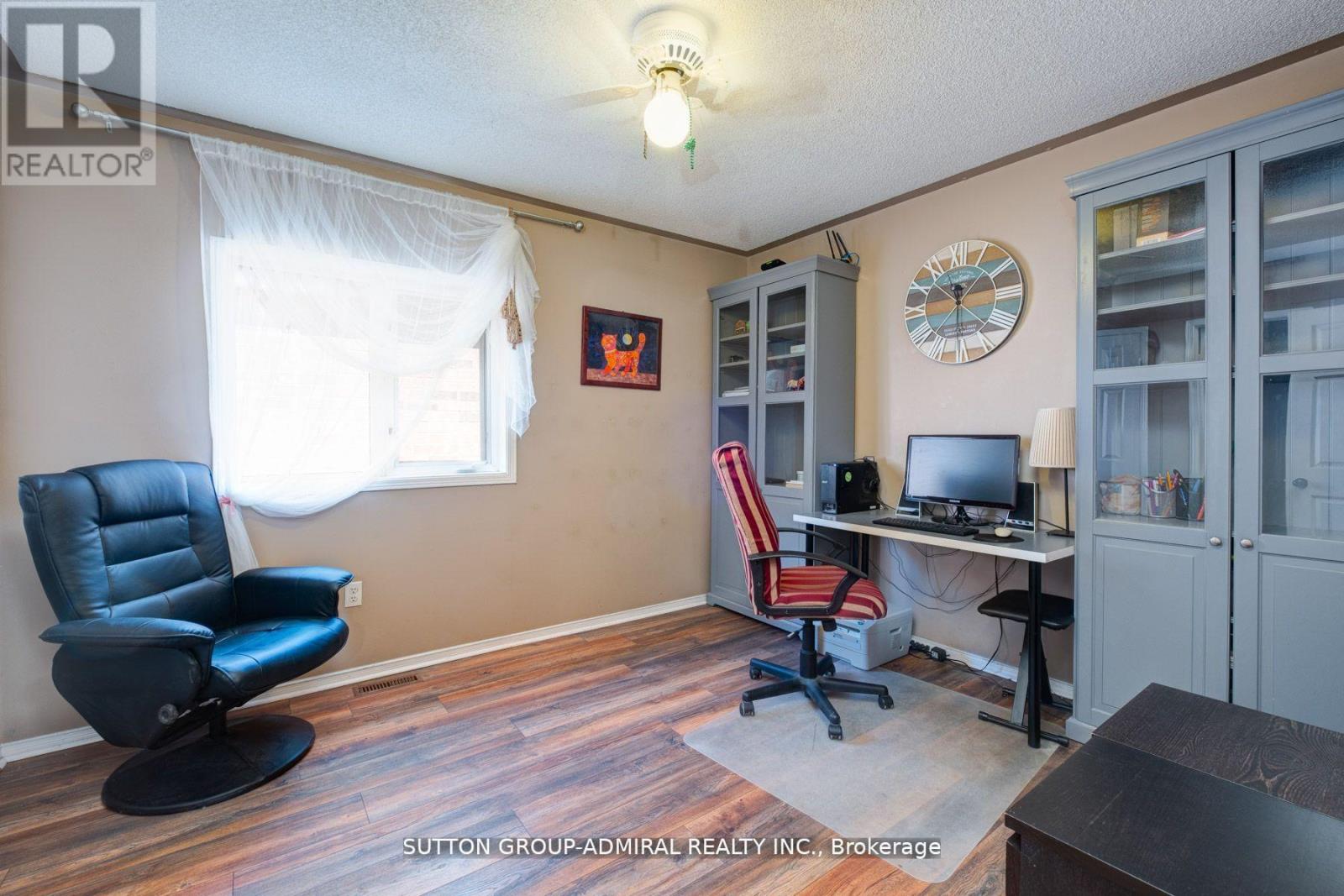 43 CRESTRIDGE DRIVE - 25