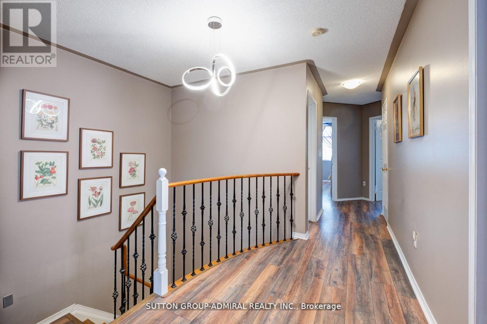 43 CRESTRIDGE DRIVE - 31