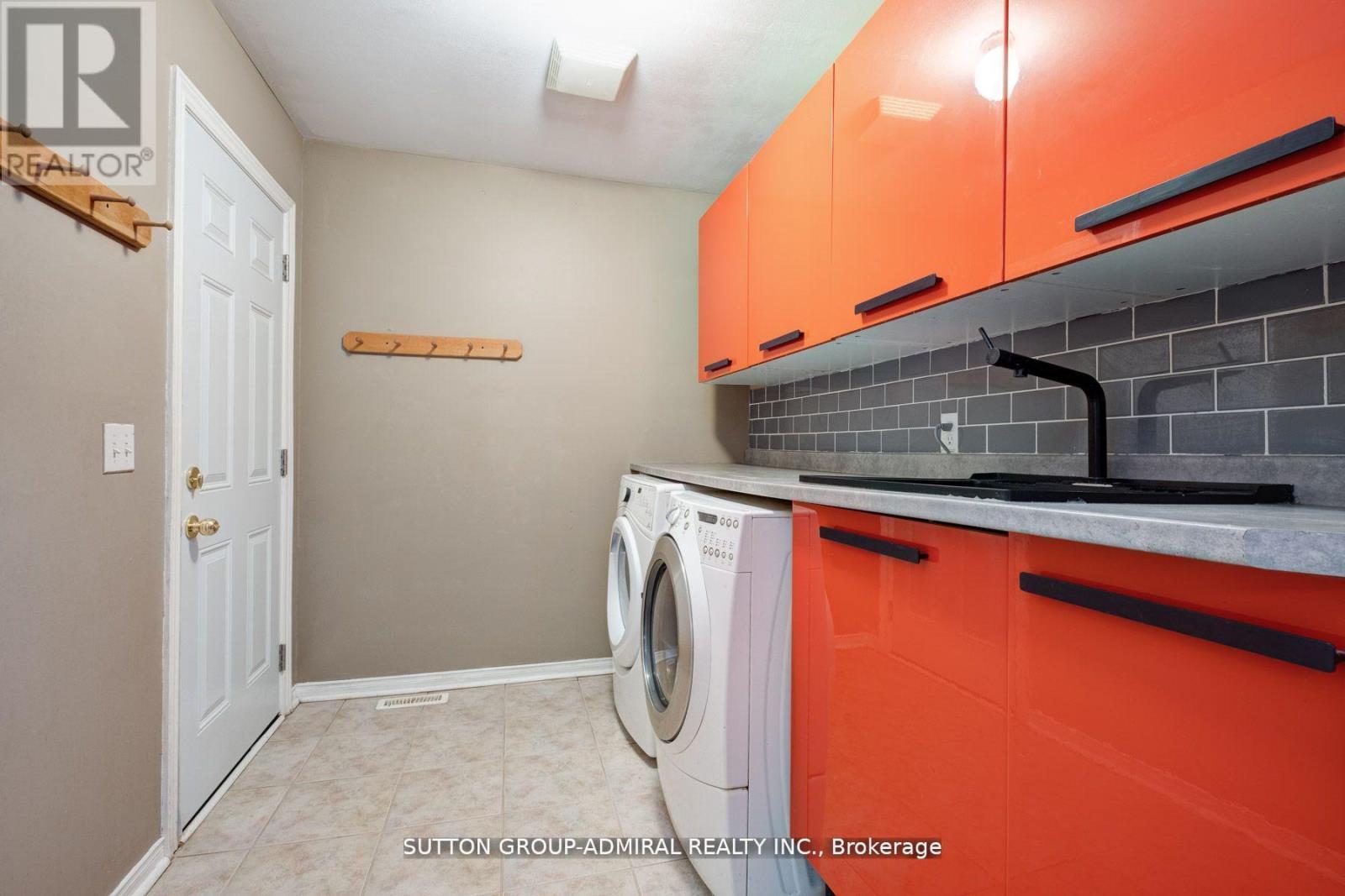 43 CRESTRIDGE DRIVE - 32
