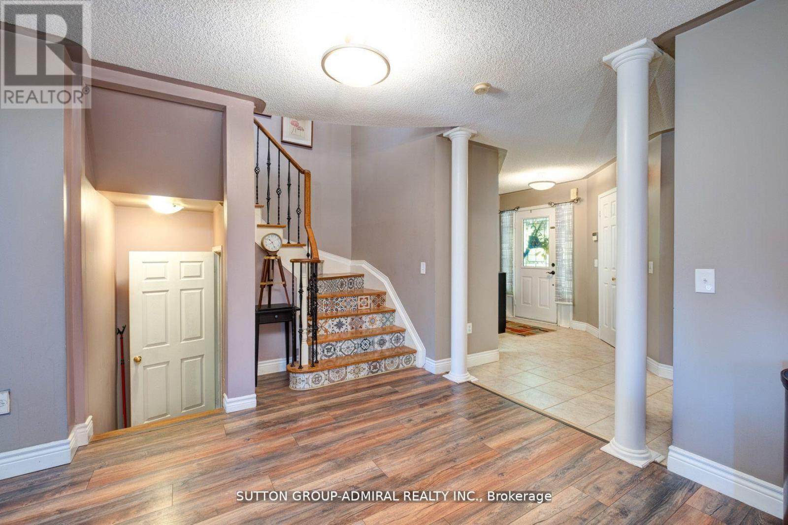 43 CRESTRIDGE DRIVE - 6