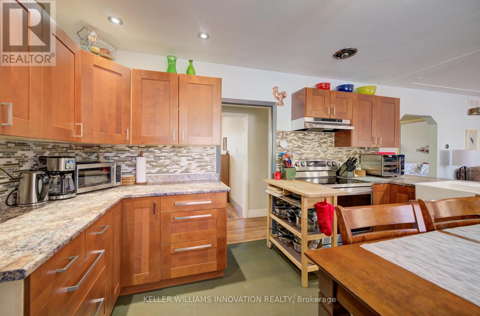 251 SHELDON AVENUE N — photo 14