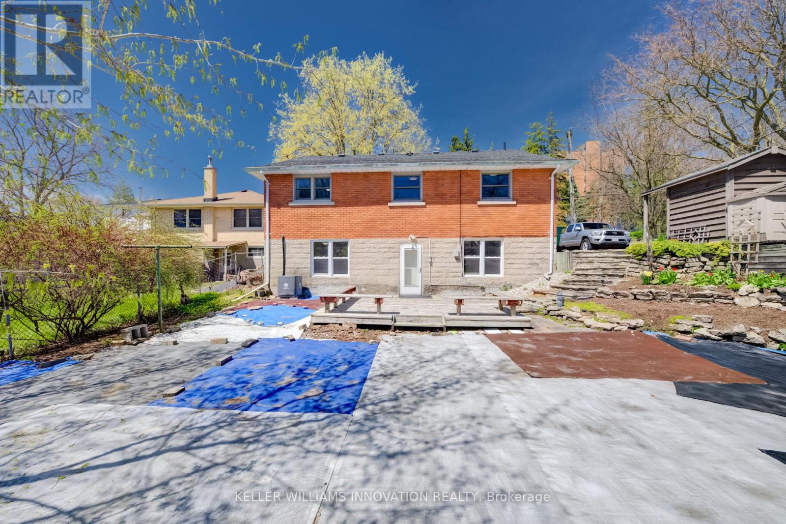 251 SHELDON AVENUE N — photo 41