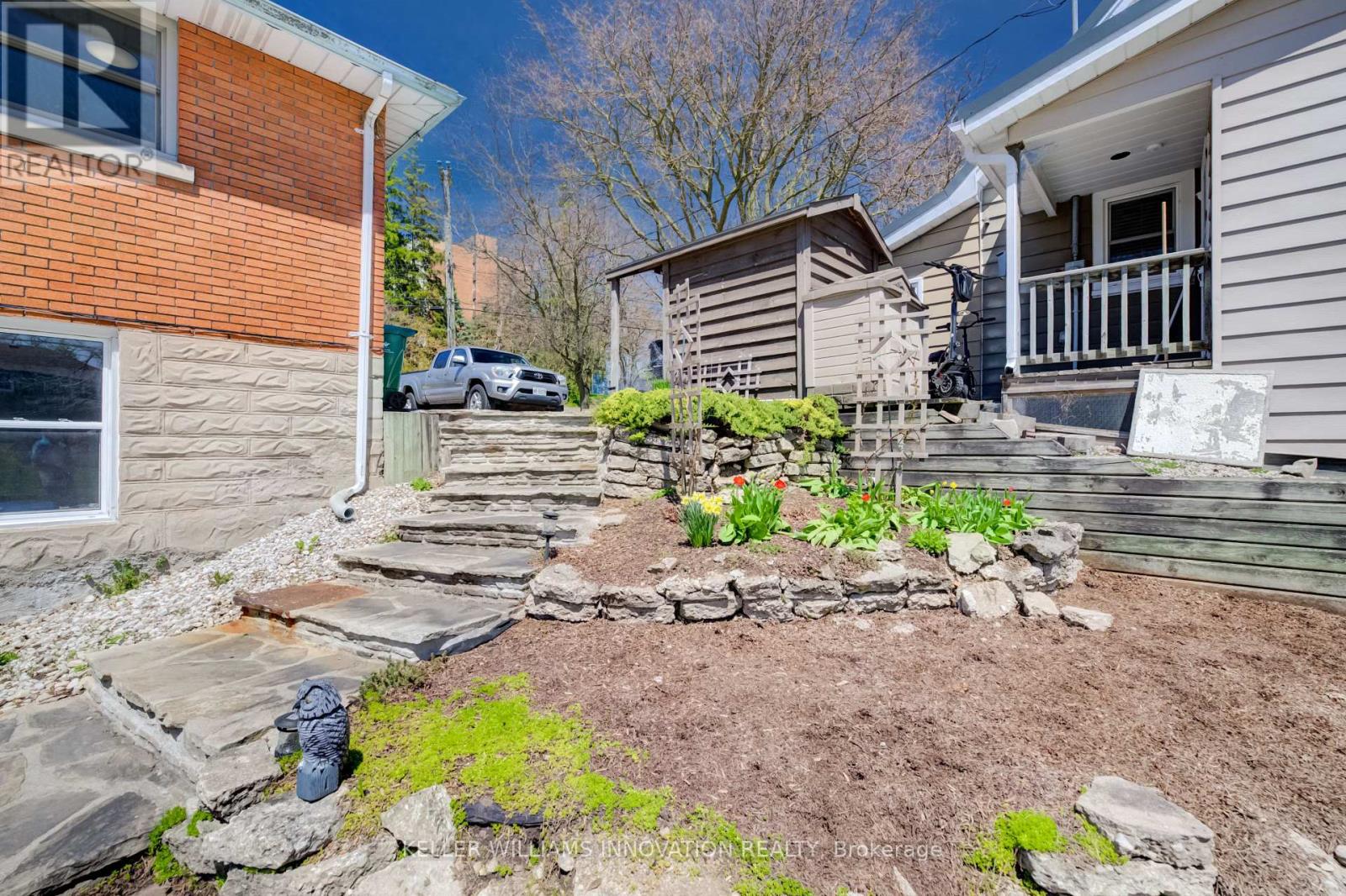 251 SHELDON AVENUE N — photo 42