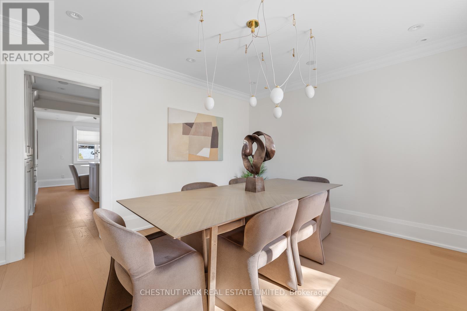 35 WEYBOURNE CRESCENT - 12