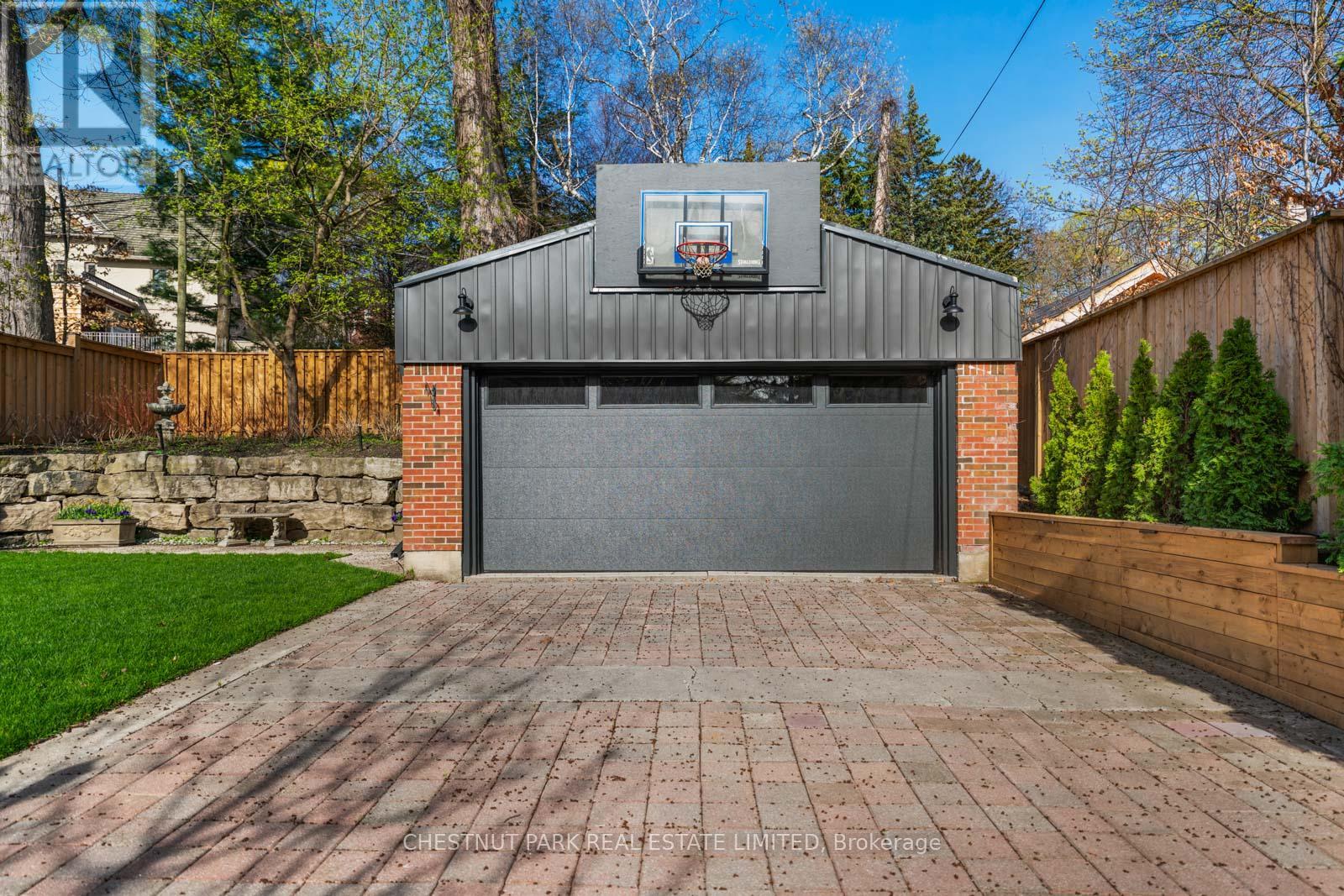 35 WEYBOURNE CRESCENT - 6