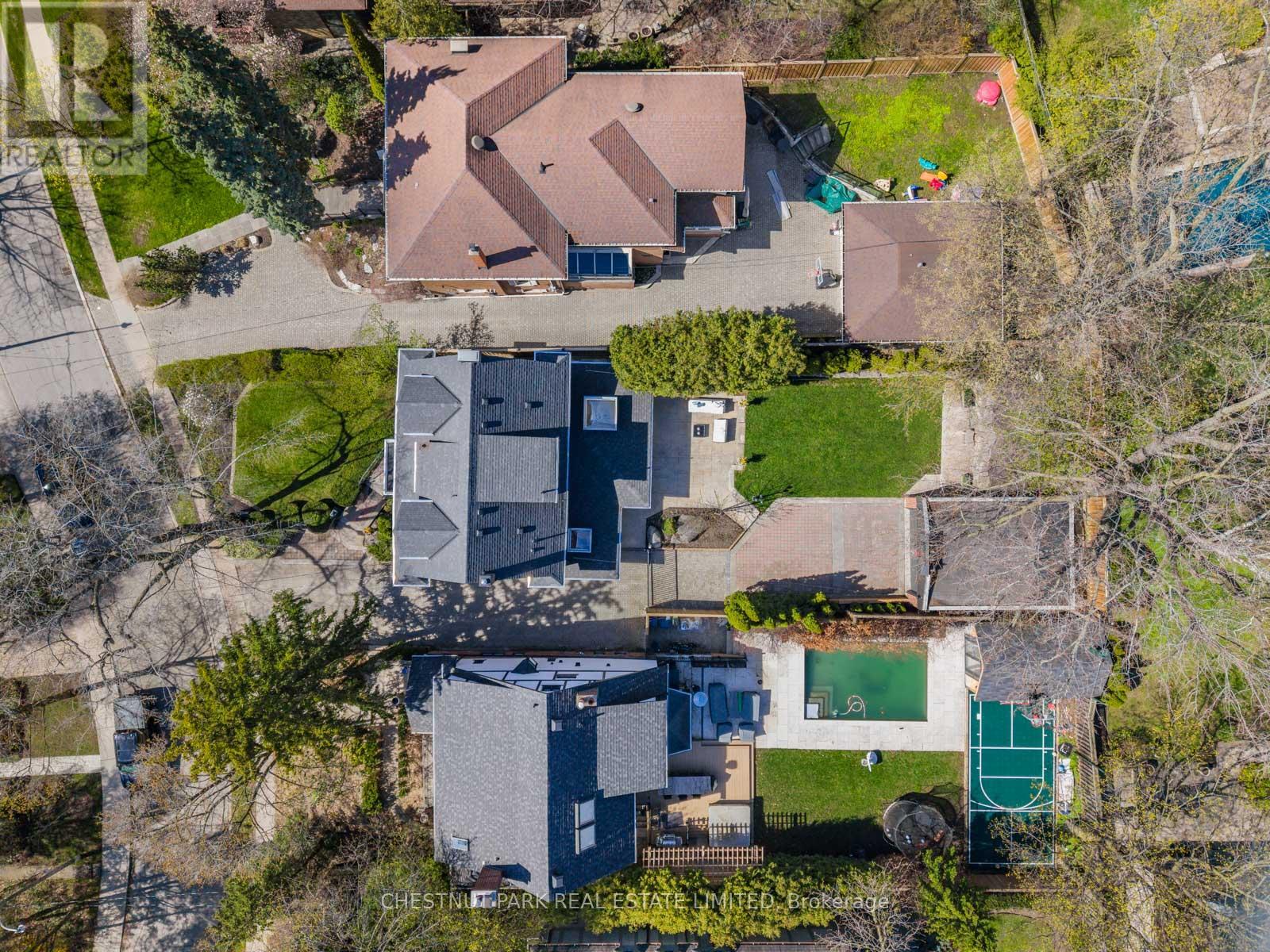 35 WEYBOURNE CRESCENT - 5