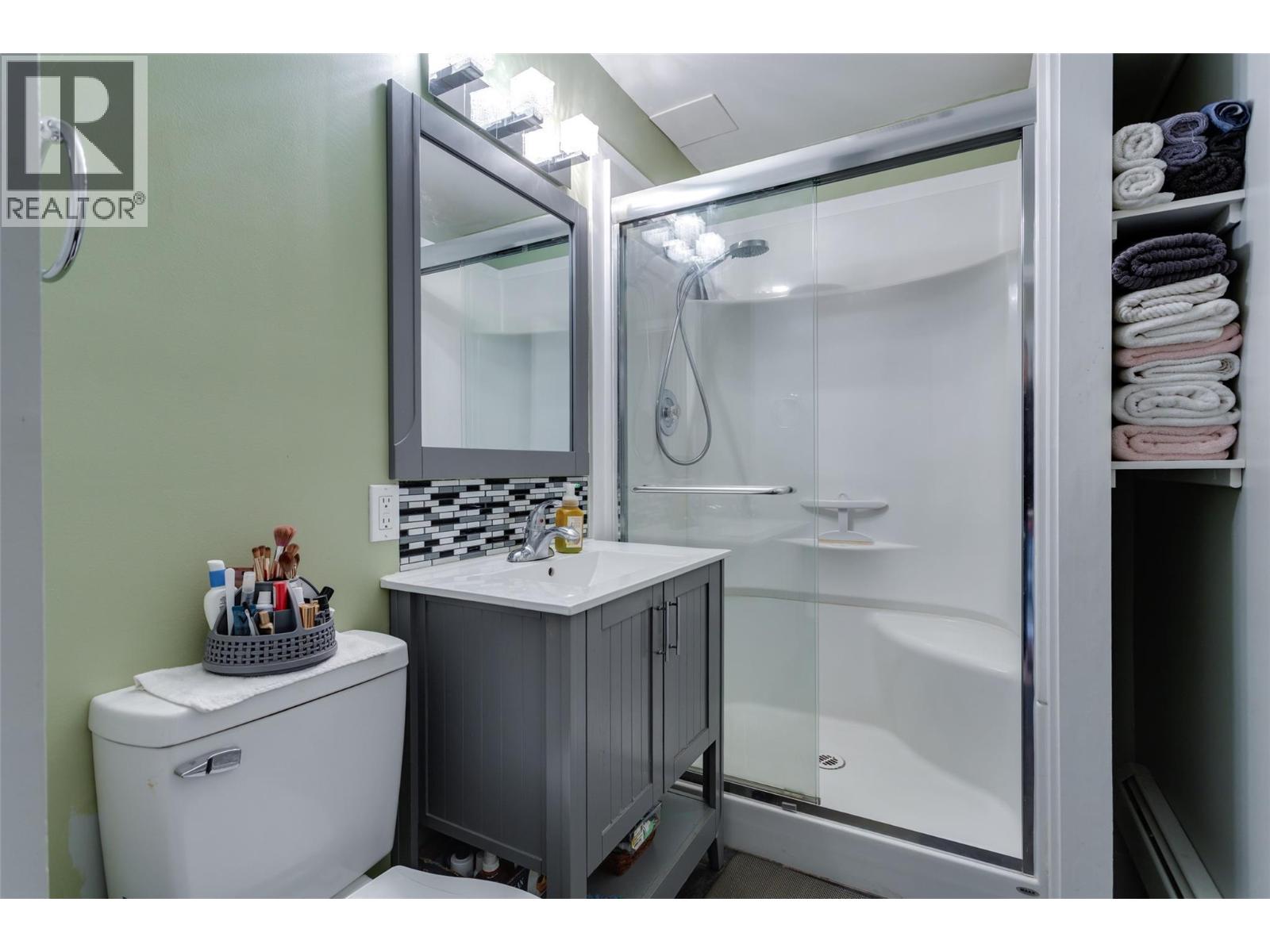  1710 Hollywood Road South, Kelowna