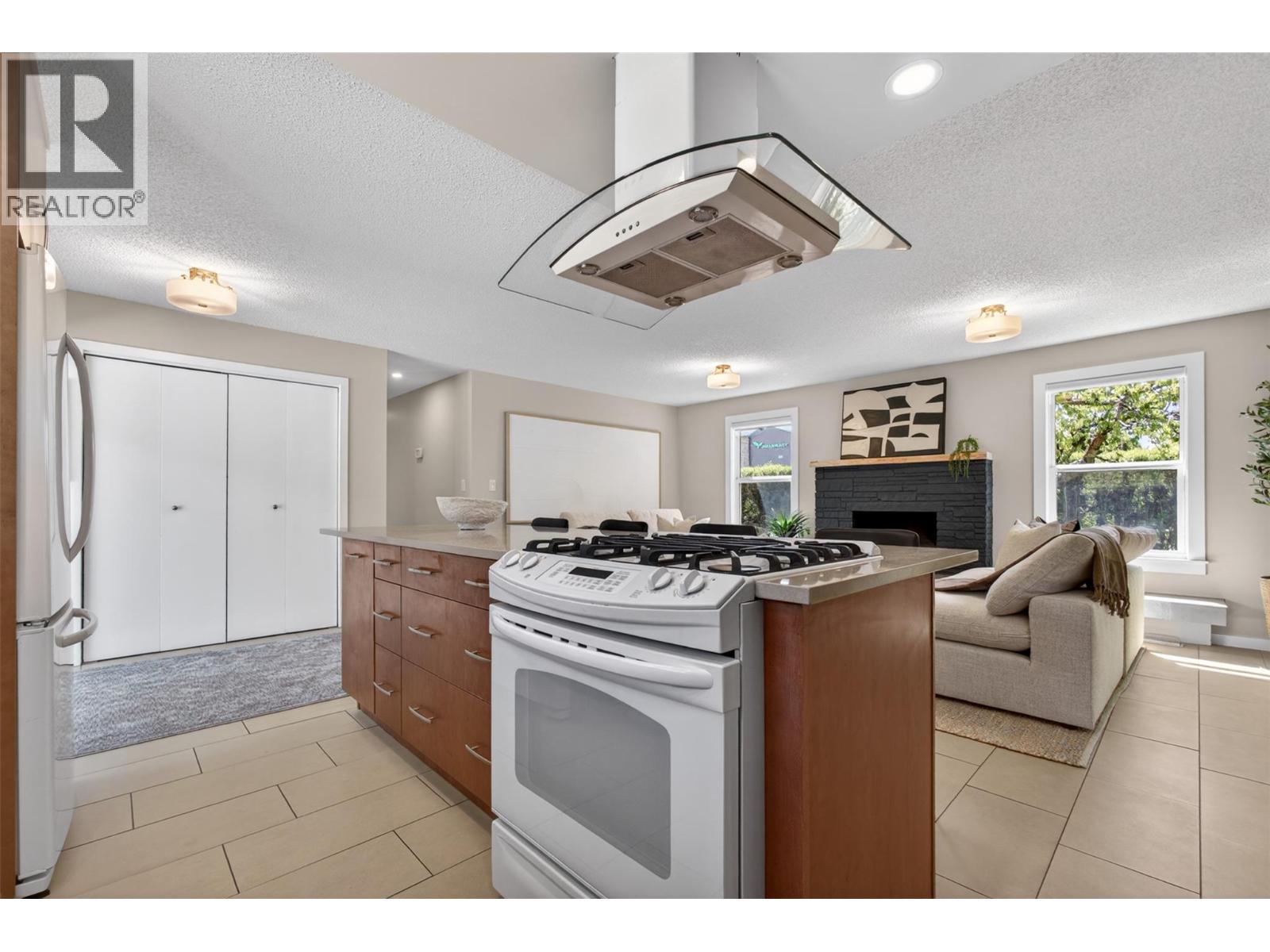  900 Anders Road, West Kelowna