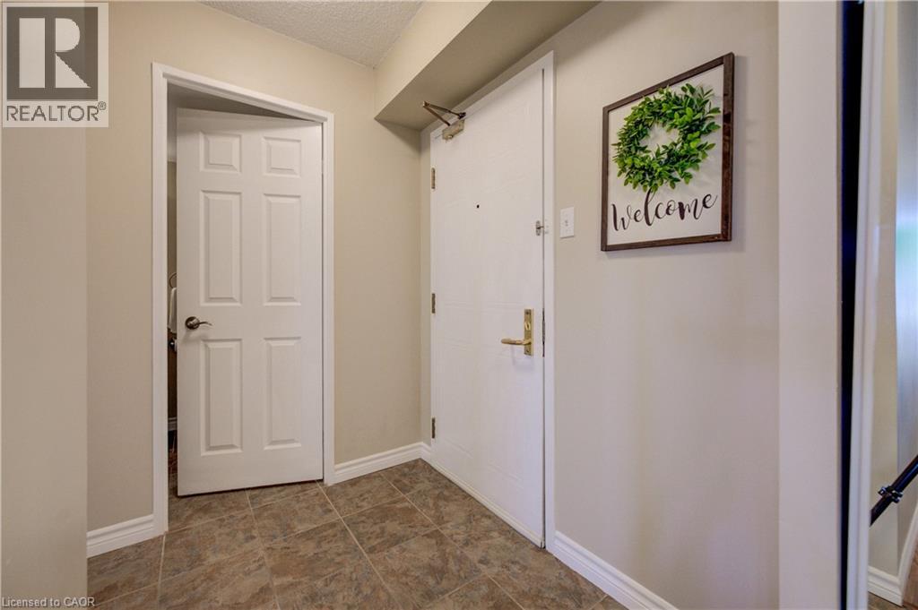 265 WESTCOURT Place Unit# 702, Waterloo, Ontario, N2L6E4 — Photo 10