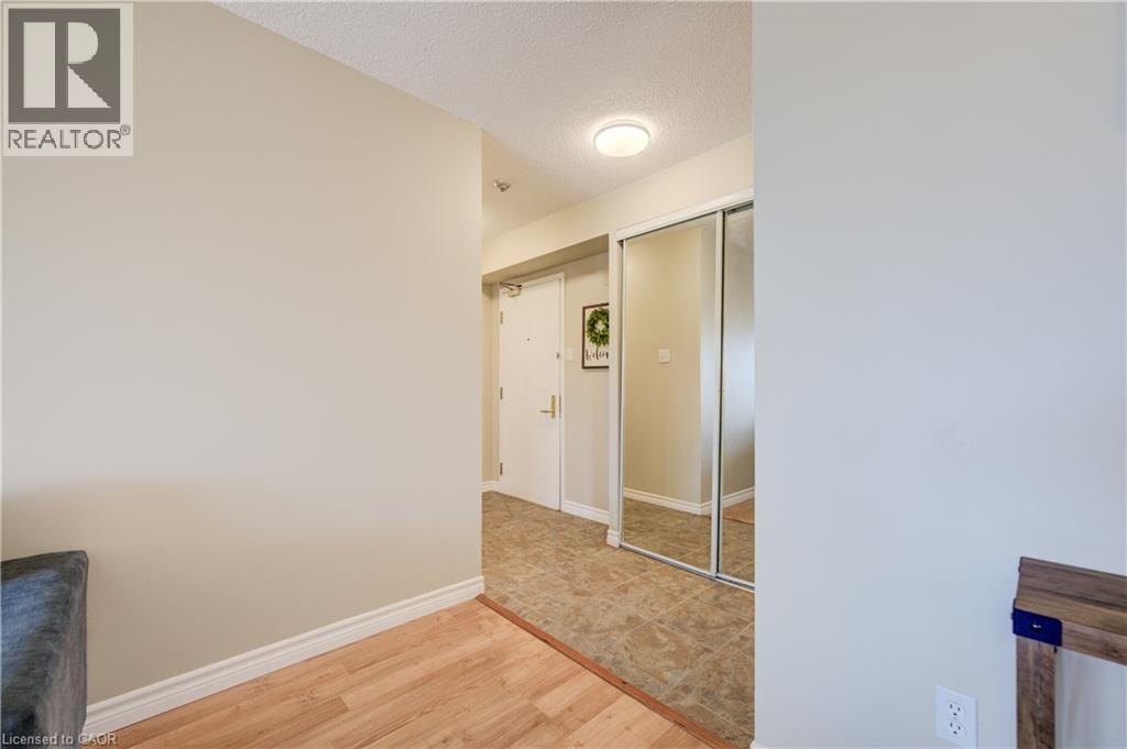 265 WESTCOURT Place Unit# 702, Waterloo, Ontario, N2L6E4 — Photo 11