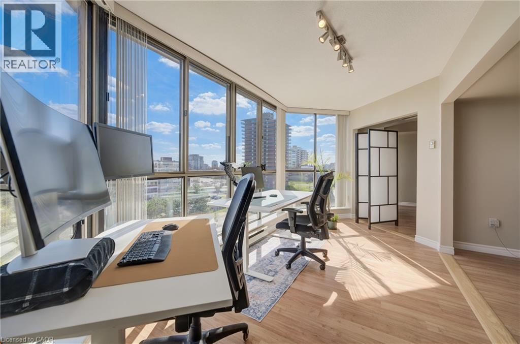 265 WESTCOURT Place Unit# 702, Waterloo, Ontario, N2L6E4 — Photo 15