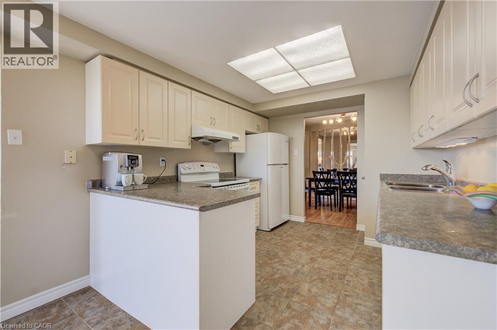 265 WESTCOURT Place Unit# 702, Waterloo, Ontario, N2L6E4 — Photo 21