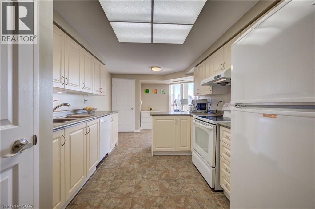 265 WESTCOURT Place Unit# 702, Waterloo, Ontario, N2L6E4 — Photo 22