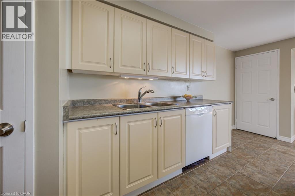 265 WESTCOURT Place Unit# 702, Waterloo, Ontario, N2L6E4 — Photo 24