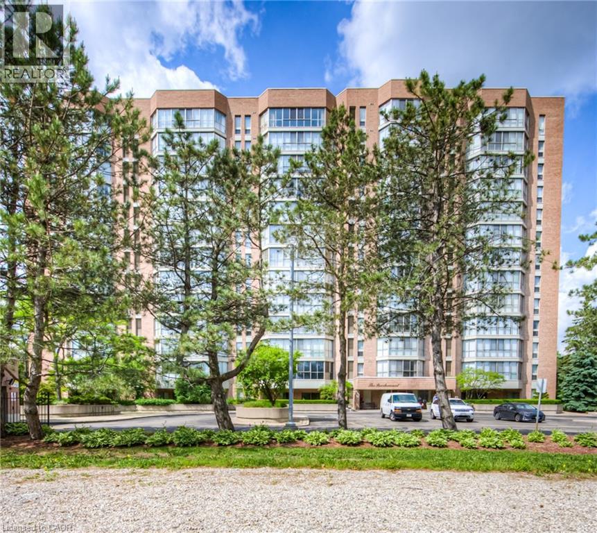 265 WESTCOURT Place Unit# 702, Waterloo, Ontario, N2L6E4 — Photo 4