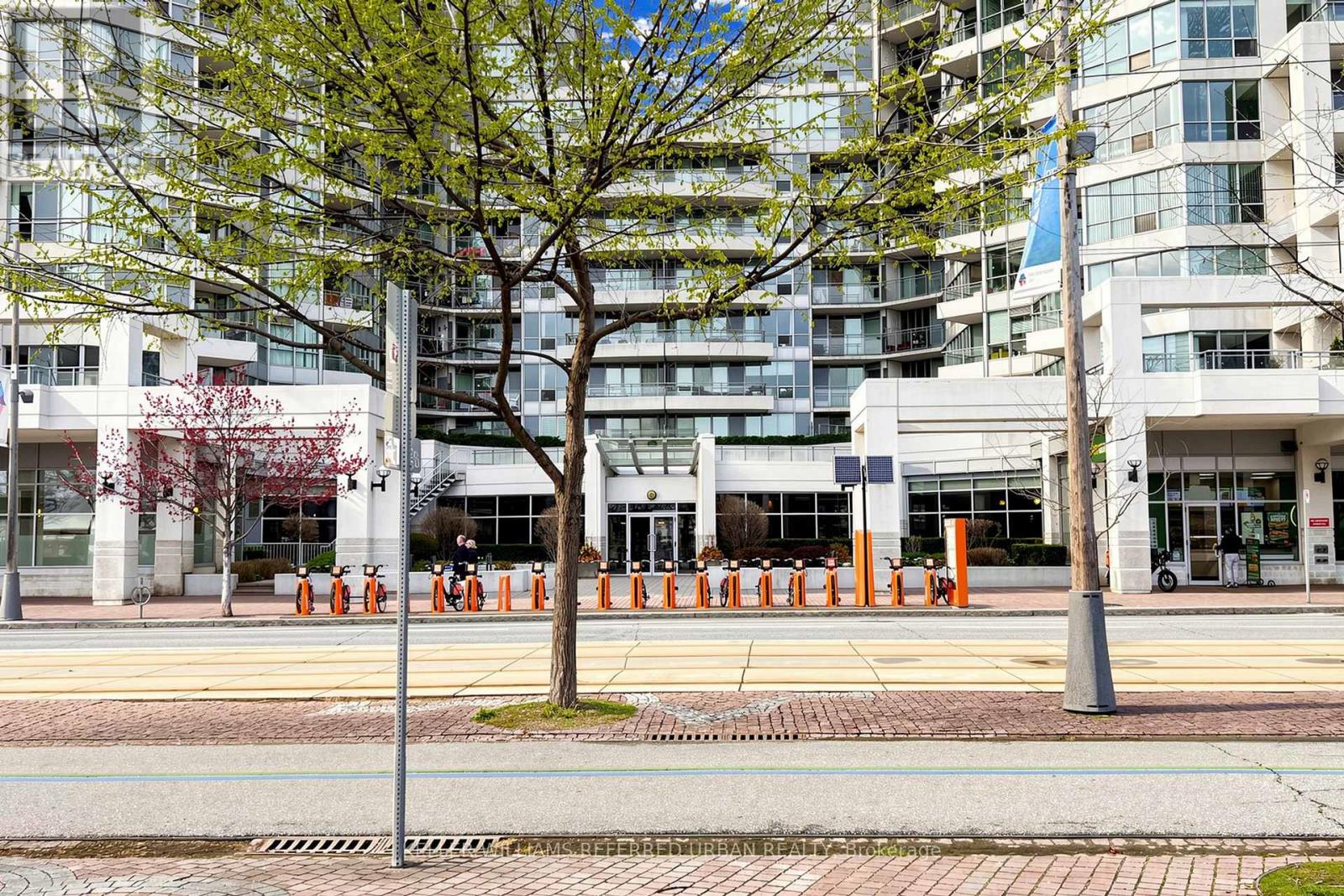 #2325 230 QUEENS QUAY W - 38