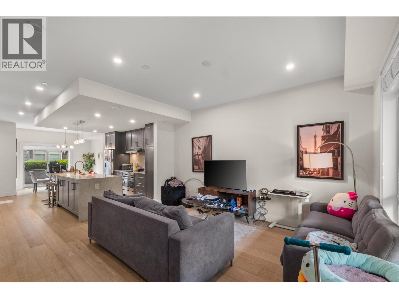 5 115 W QUEENS ROAD, North Vancouver