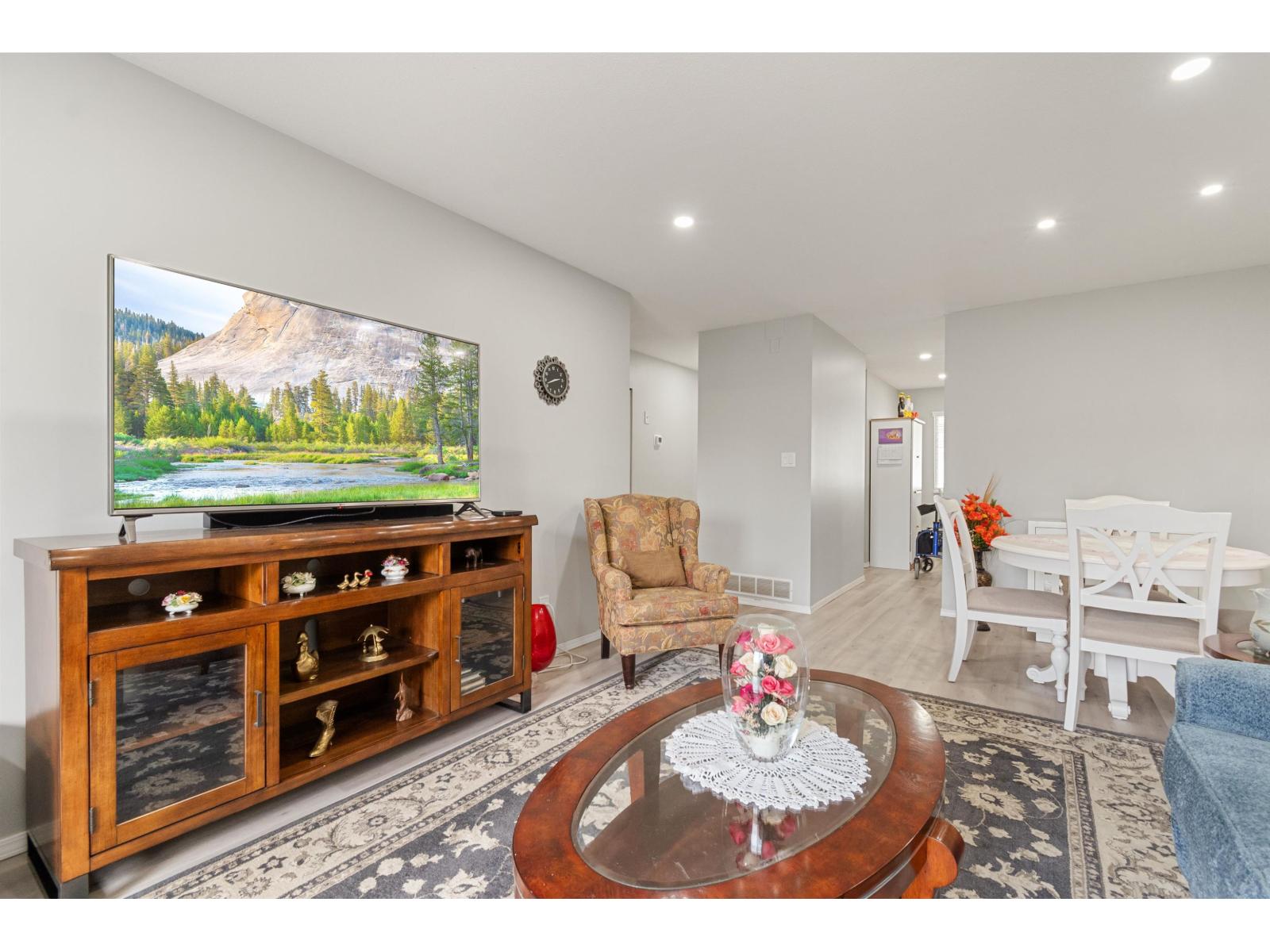 129 7610 EVANS ROAD, Sardis West Vedder, Sardis