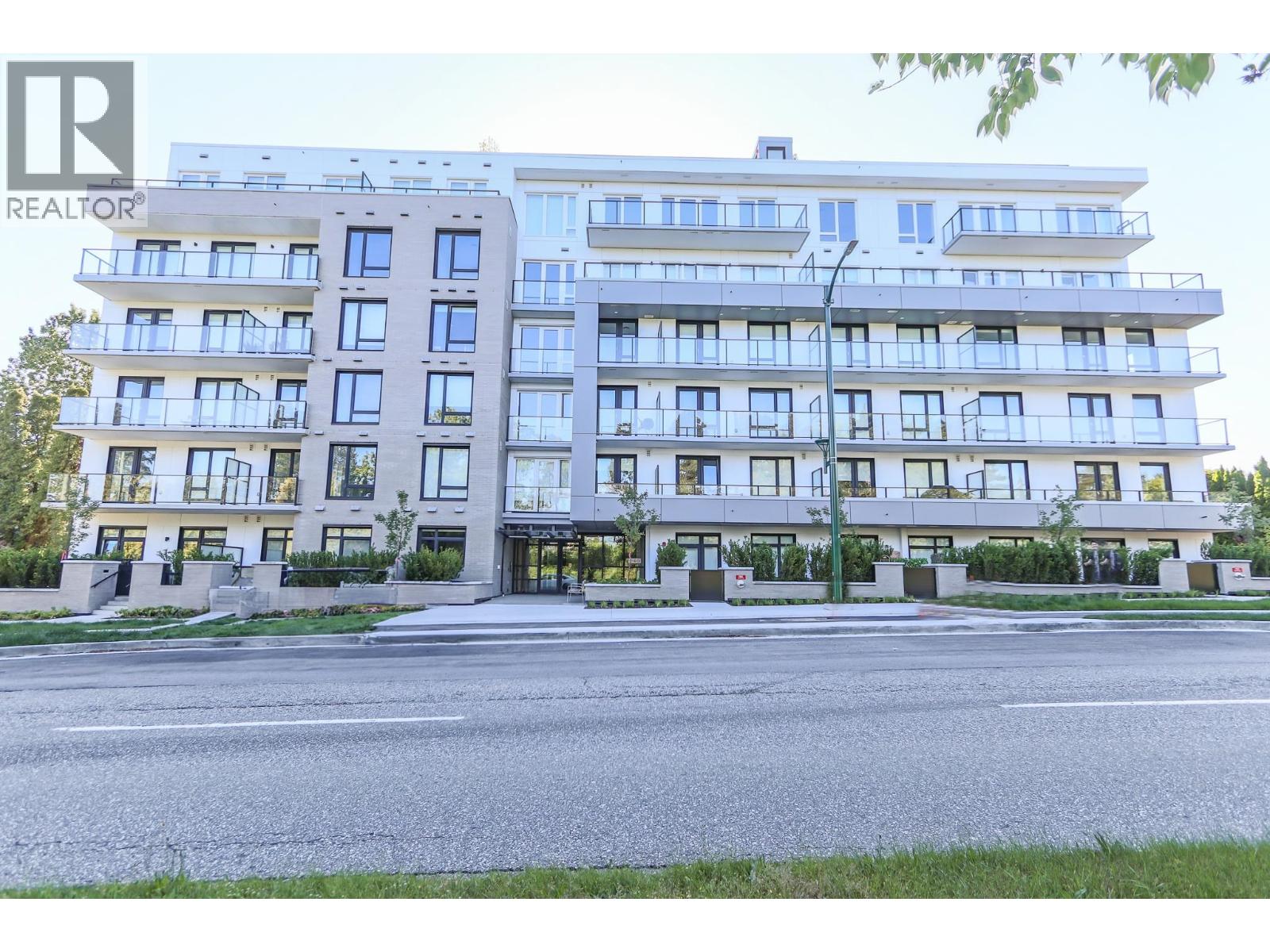 307 6859 CAMBIE STREET