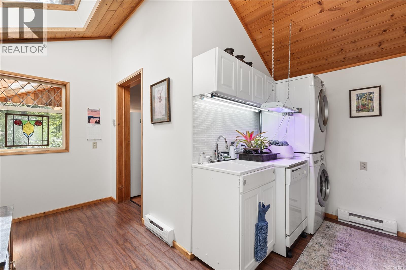 3856 Dohm Rd - 16