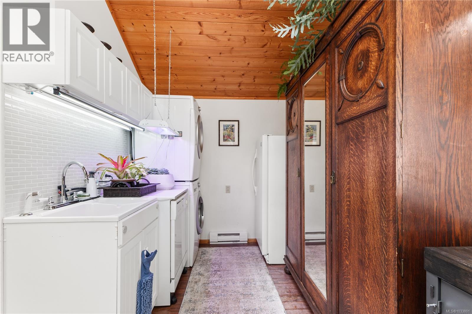3856 Dohm Rd - 17
