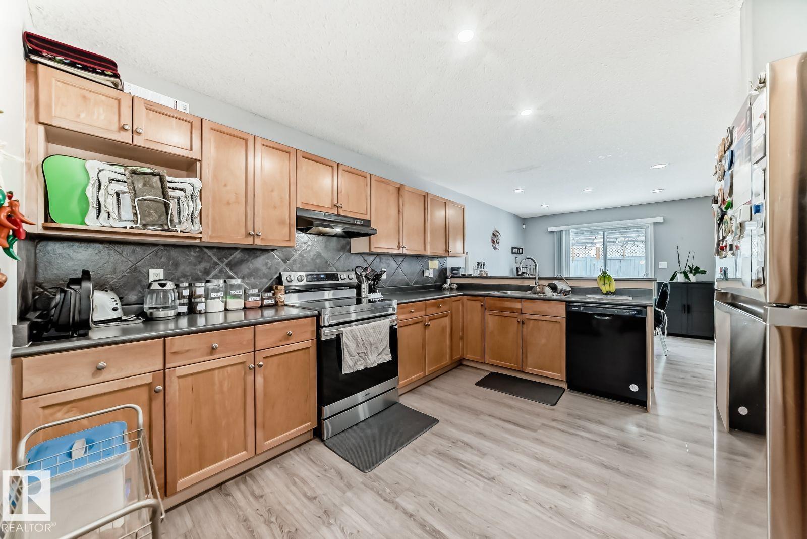 715 HUDSON PL NW, Edmonton