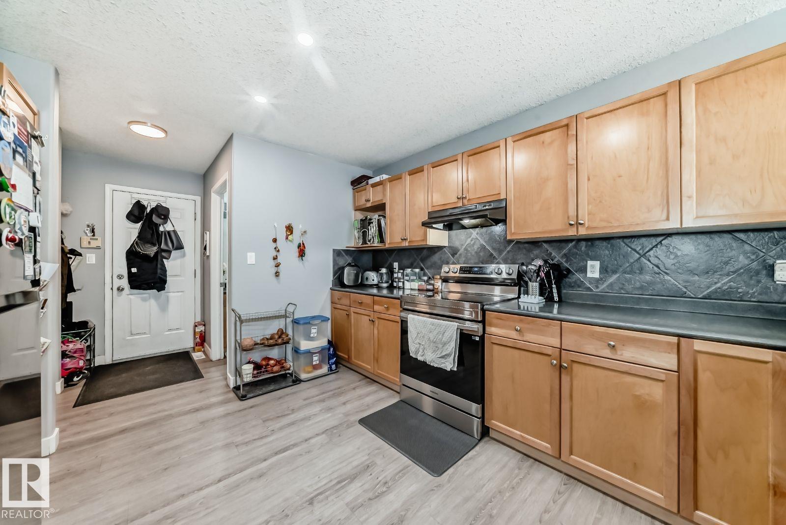 715 HUDSON PL NW, Edmonton