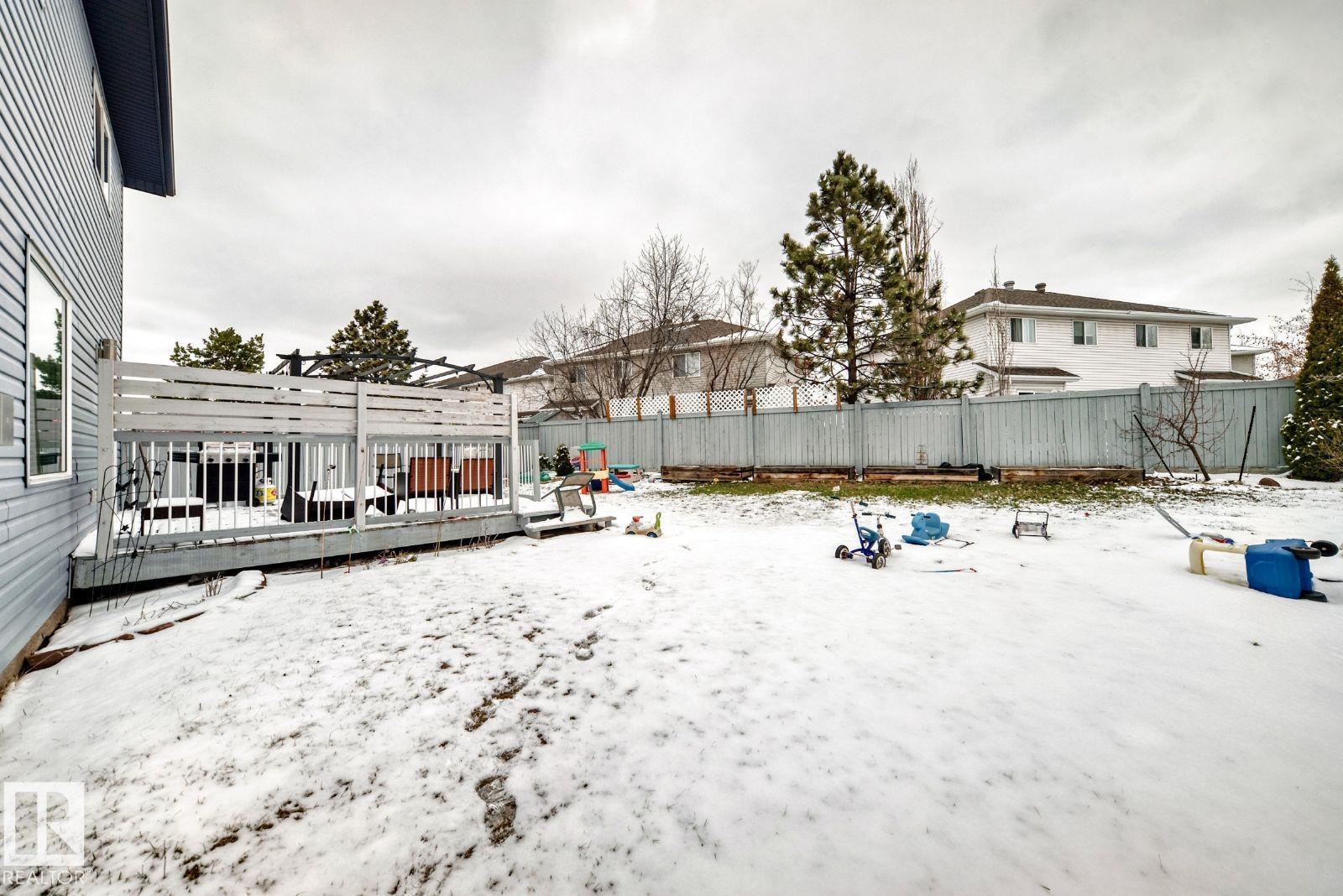 715 HUDSON PL NW, Edmonton