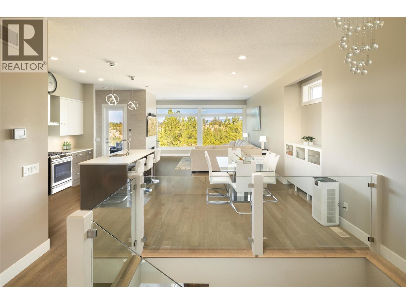  1180 Goldfinch Place, Kelowna