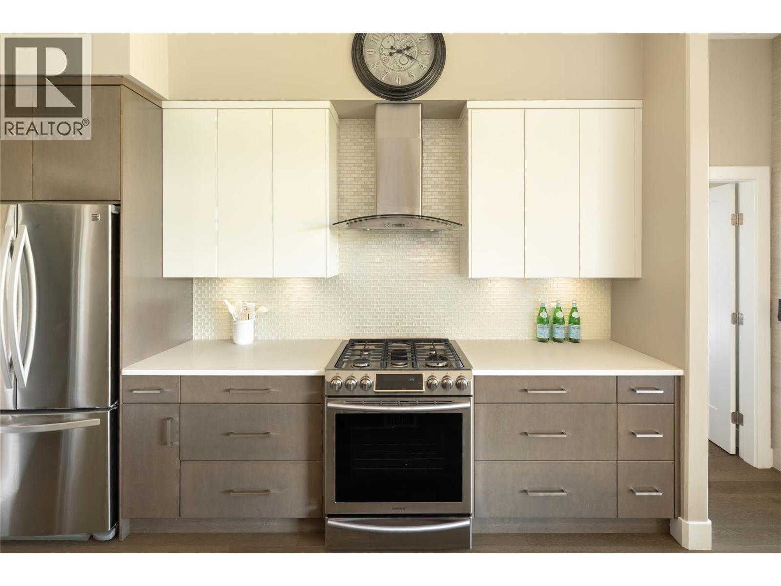  1180 Goldfinch Place, Kelowna