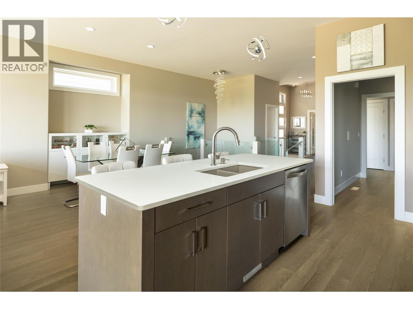  1180 Goldfinch Place, Kelowna