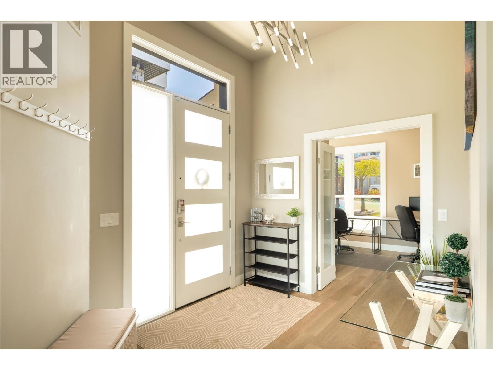  1180 Goldfinch Place, Kelowna