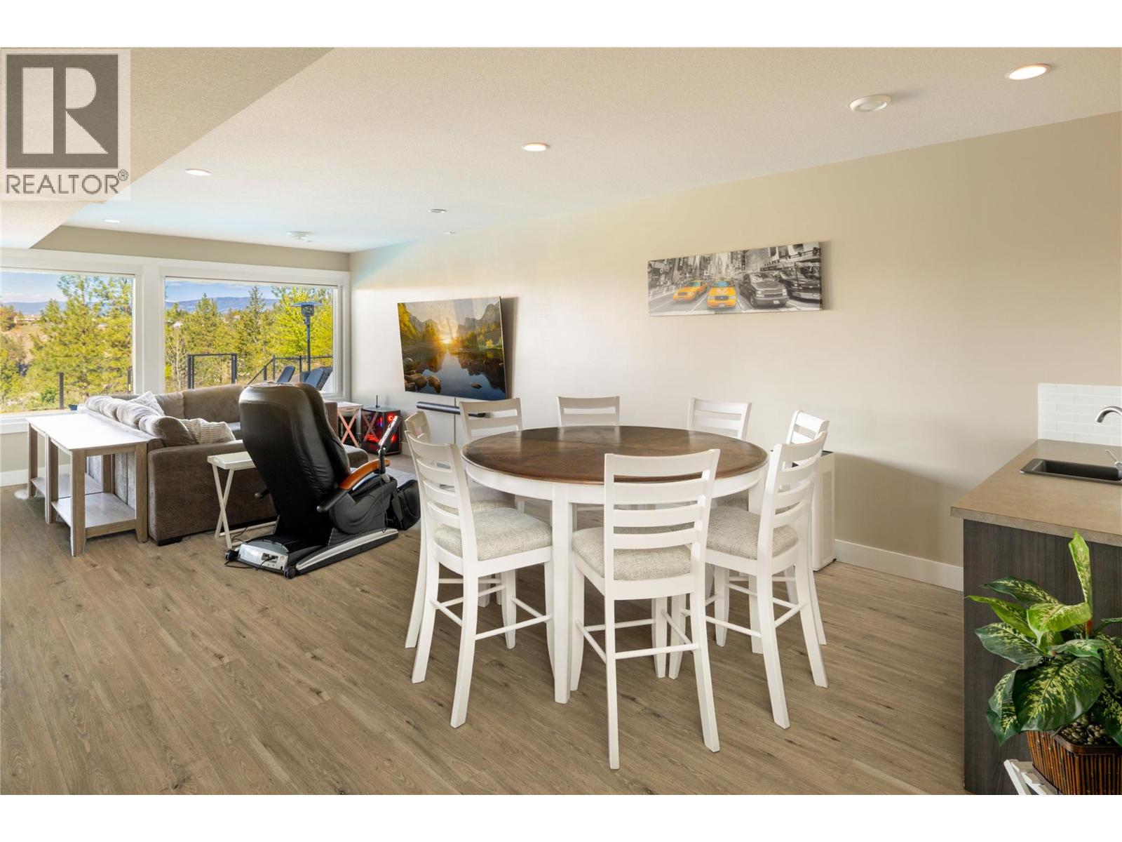  1180 Goldfinch Place, Kelowna