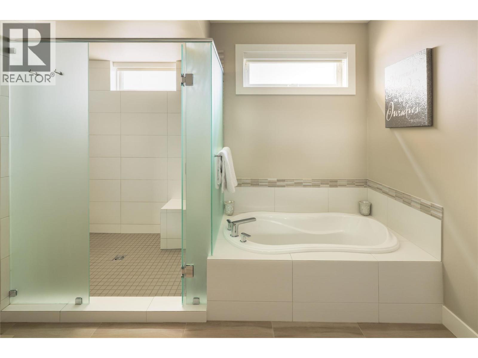  1180 Goldfinch Place, Kelowna