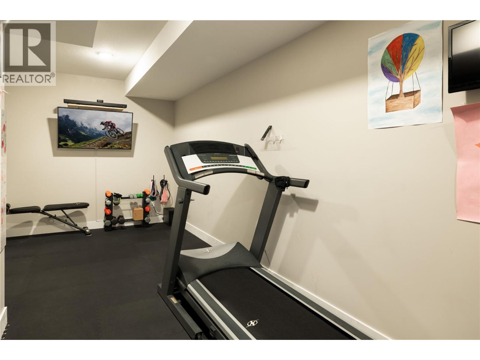  1180 Goldfinch Place, Kelowna