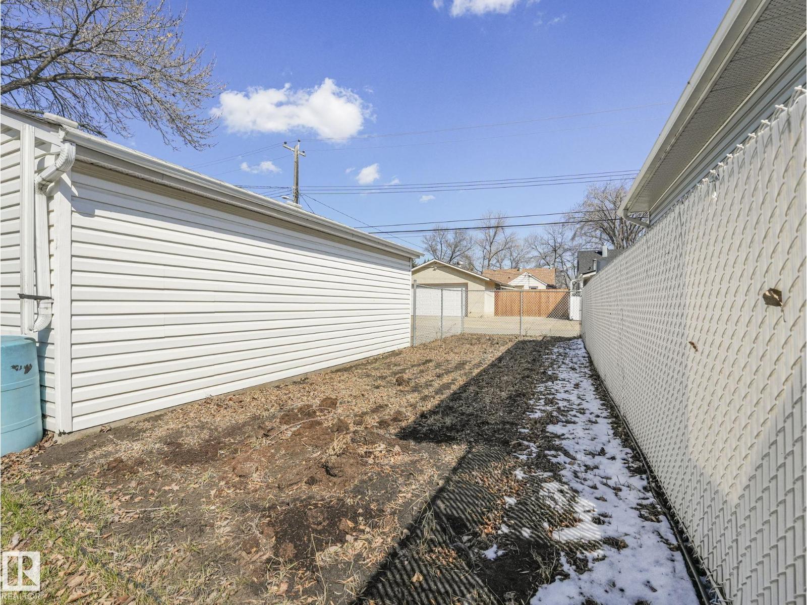 12245 96 ST NW - 9