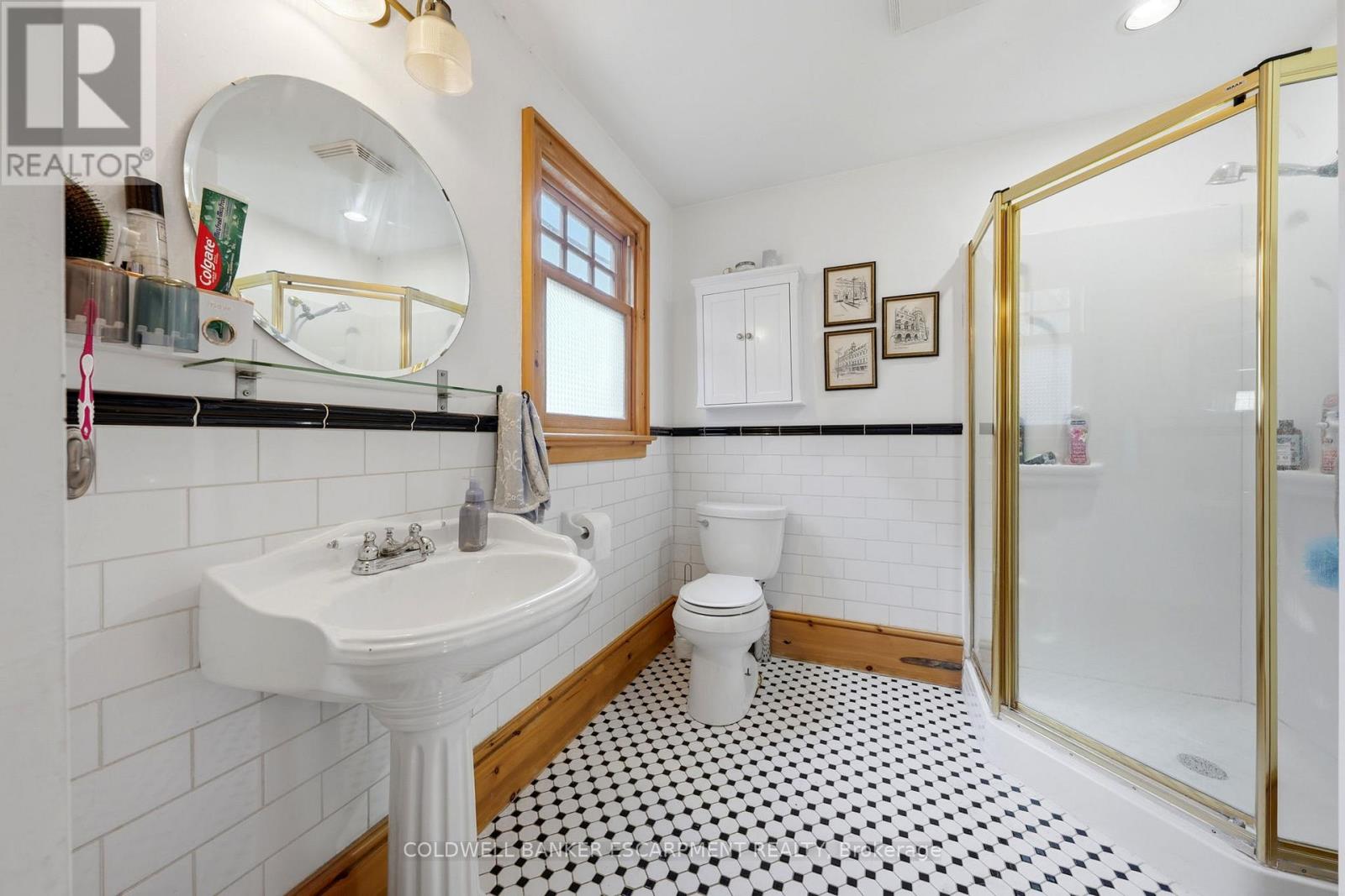 219 ARTHUR STREET - 18