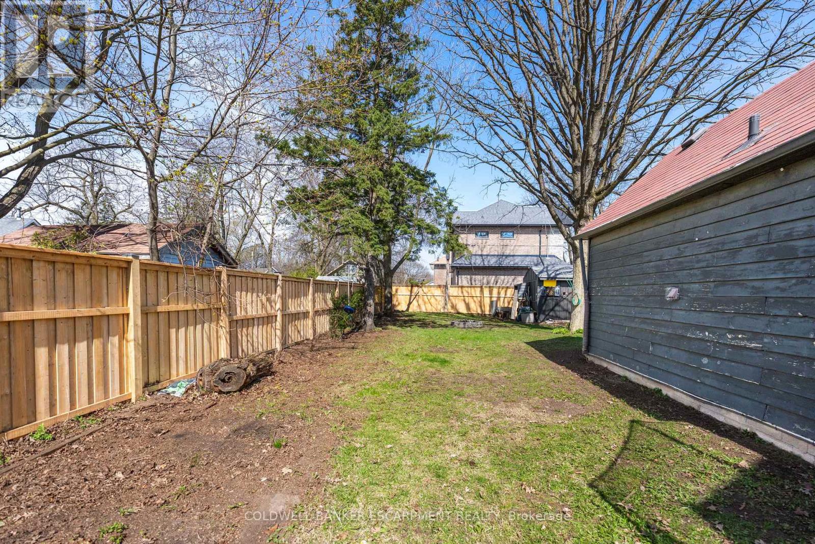 219 ARTHUR STREET - 36
