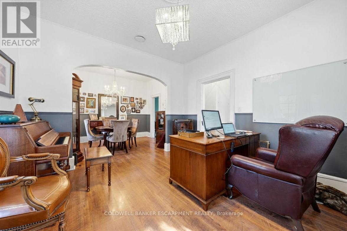219 ARTHUR STREET - 15