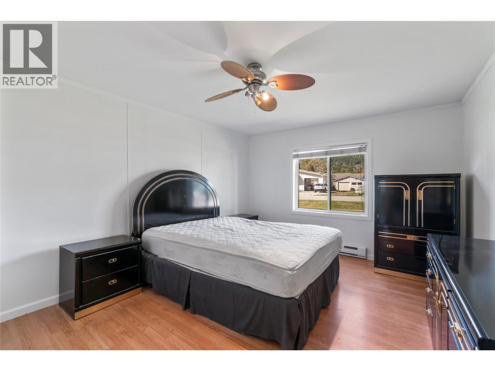  725 Conn Street, Sicamous