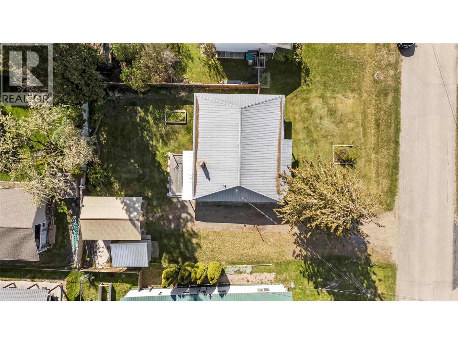  725 Conn Street, Sicamous