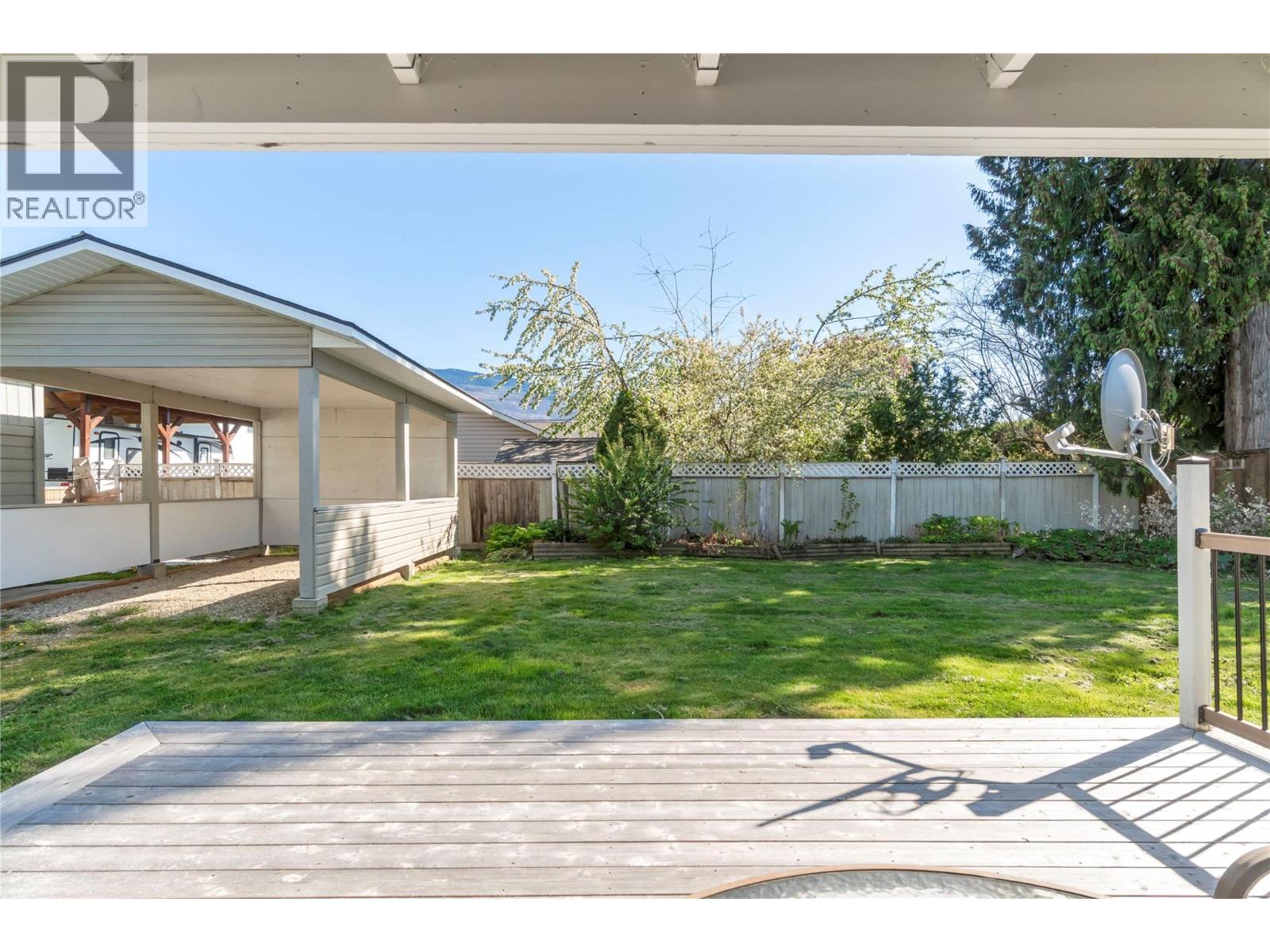  725 Conn Street, Sicamous