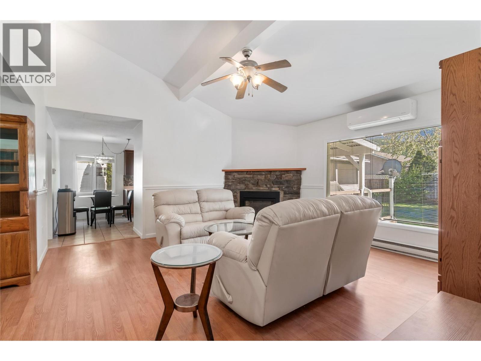  725 Conn Street, Sicamous