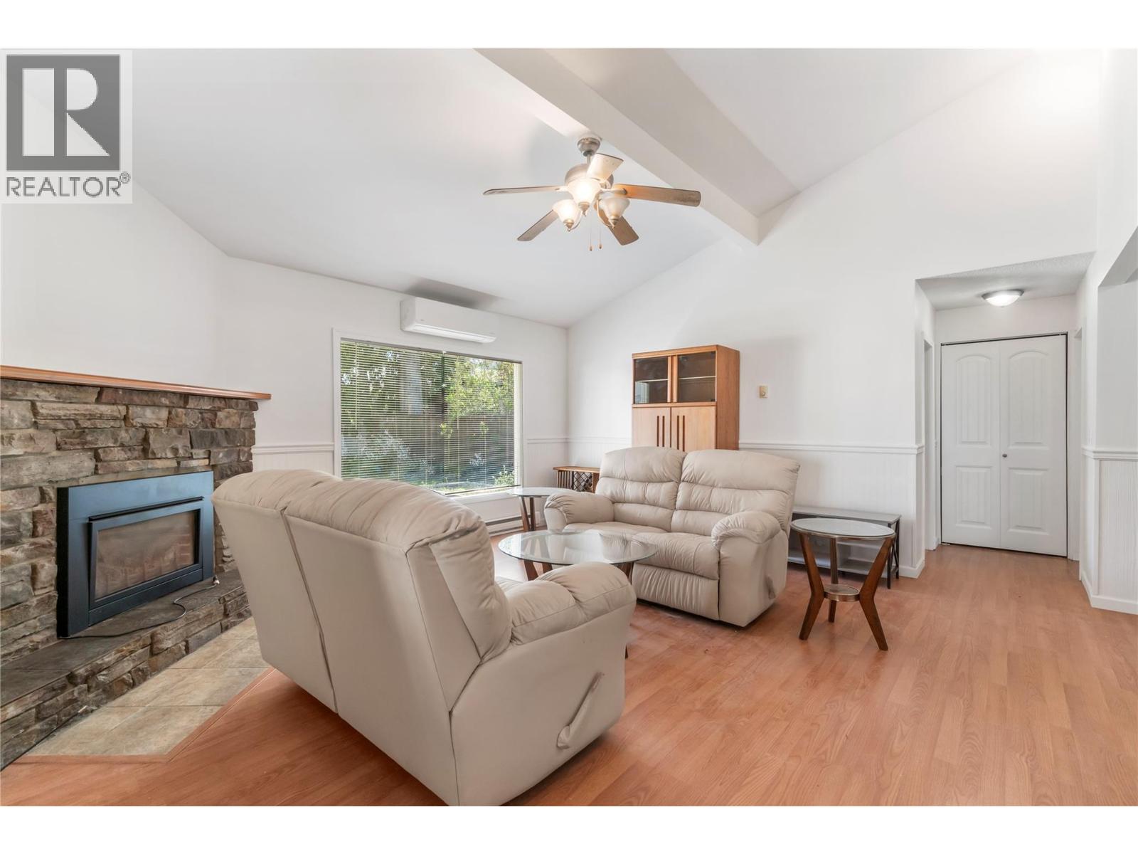  725 Conn Street, Sicamous