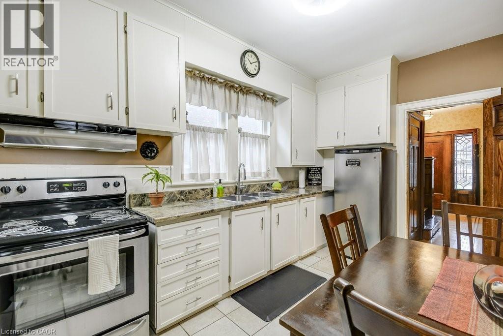 46 SHERMAN Avenue S - 18