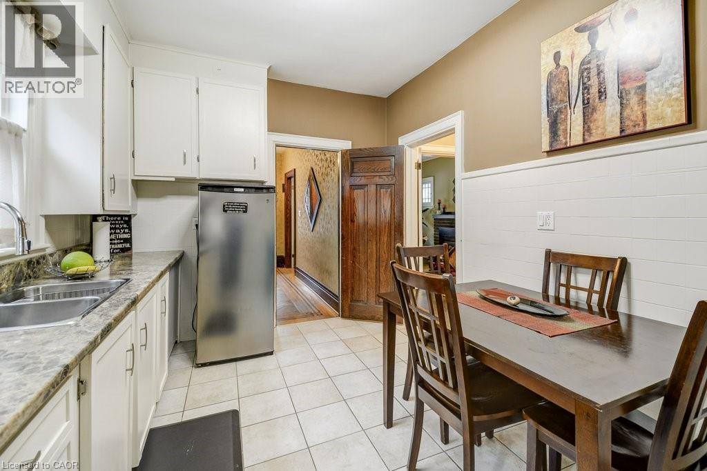 46 SHERMAN Avenue S - 19