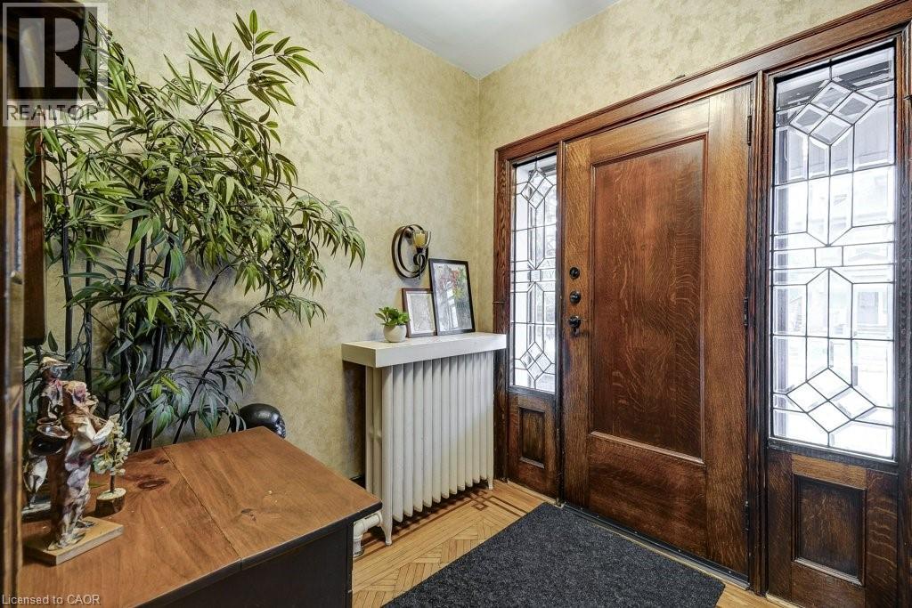 46 SHERMAN Avenue S - 4