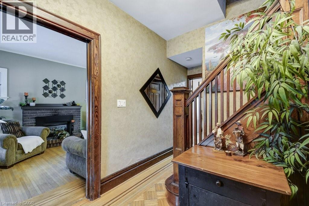 46 SHERMAN Avenue S - 5