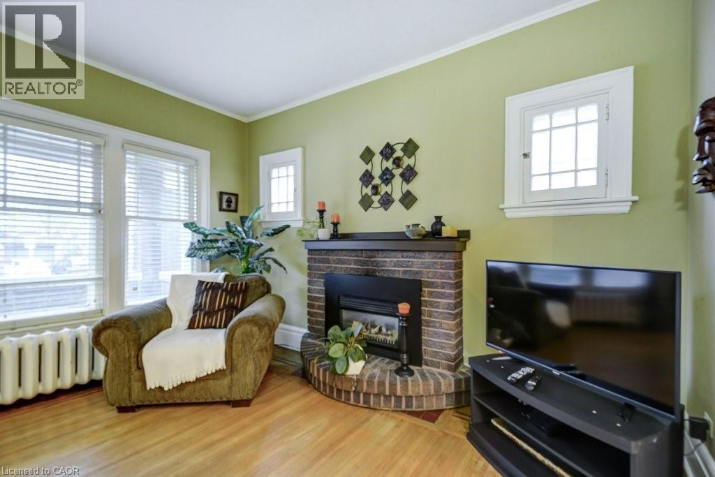 46 SHERMAN Avenue S - 9