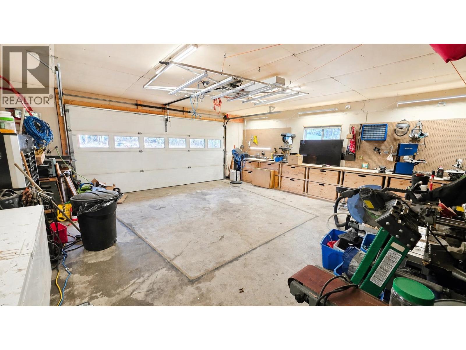 3280 VIEWMONT COURT - 32